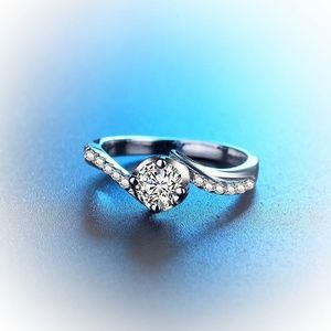 Stunning AAA CZ Solitare Ring Size 8